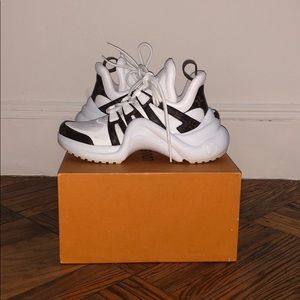Louis Vuitton archlight sneaker (white) worn once